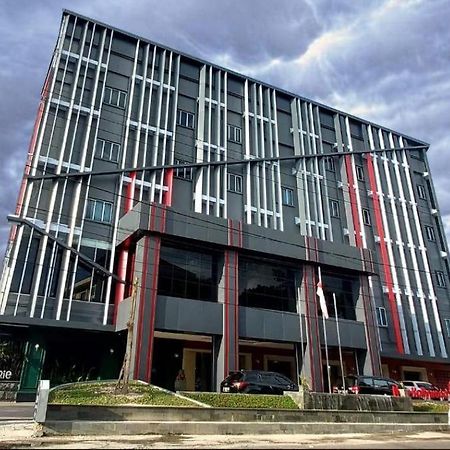 New Hollywood Hotel Pekanbaru Zewnętrze zdjęcie