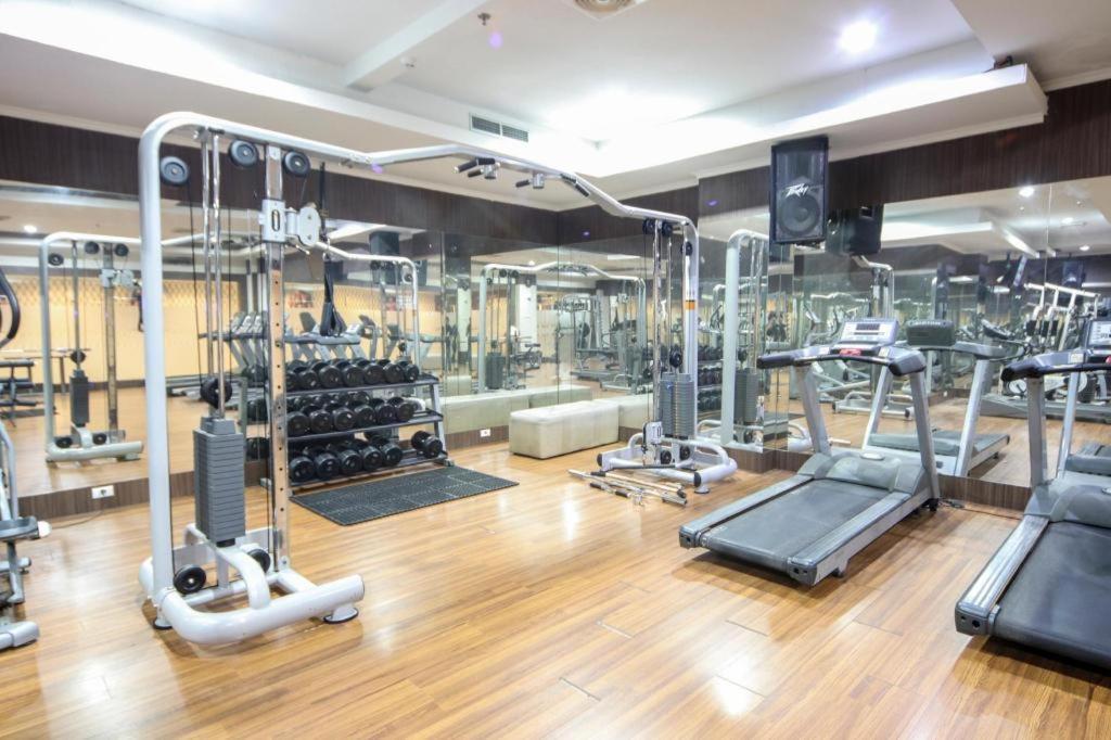 New Hollywood Hotel Pekanbaru Zewnętrze zdjęcie