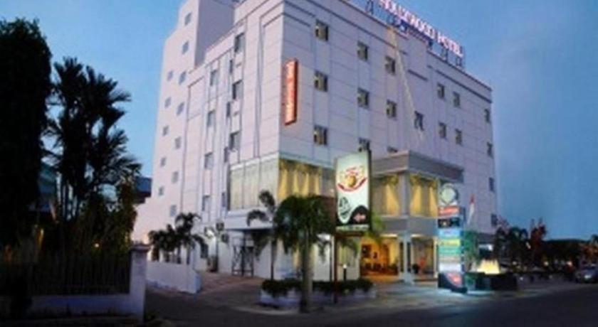 New Hollywood Hotel Pekanbaru Zewnętrze zdjęcie