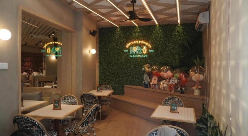 New Hollywood Hotel Pekanbaru Zewnętrze zdjęcie